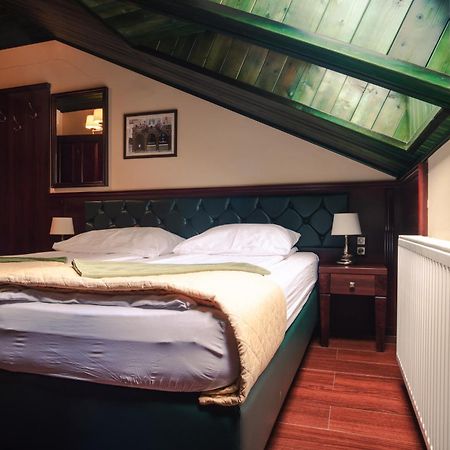 Shoemaker Irish Pub & Accommodation Келце Екстериор снимка