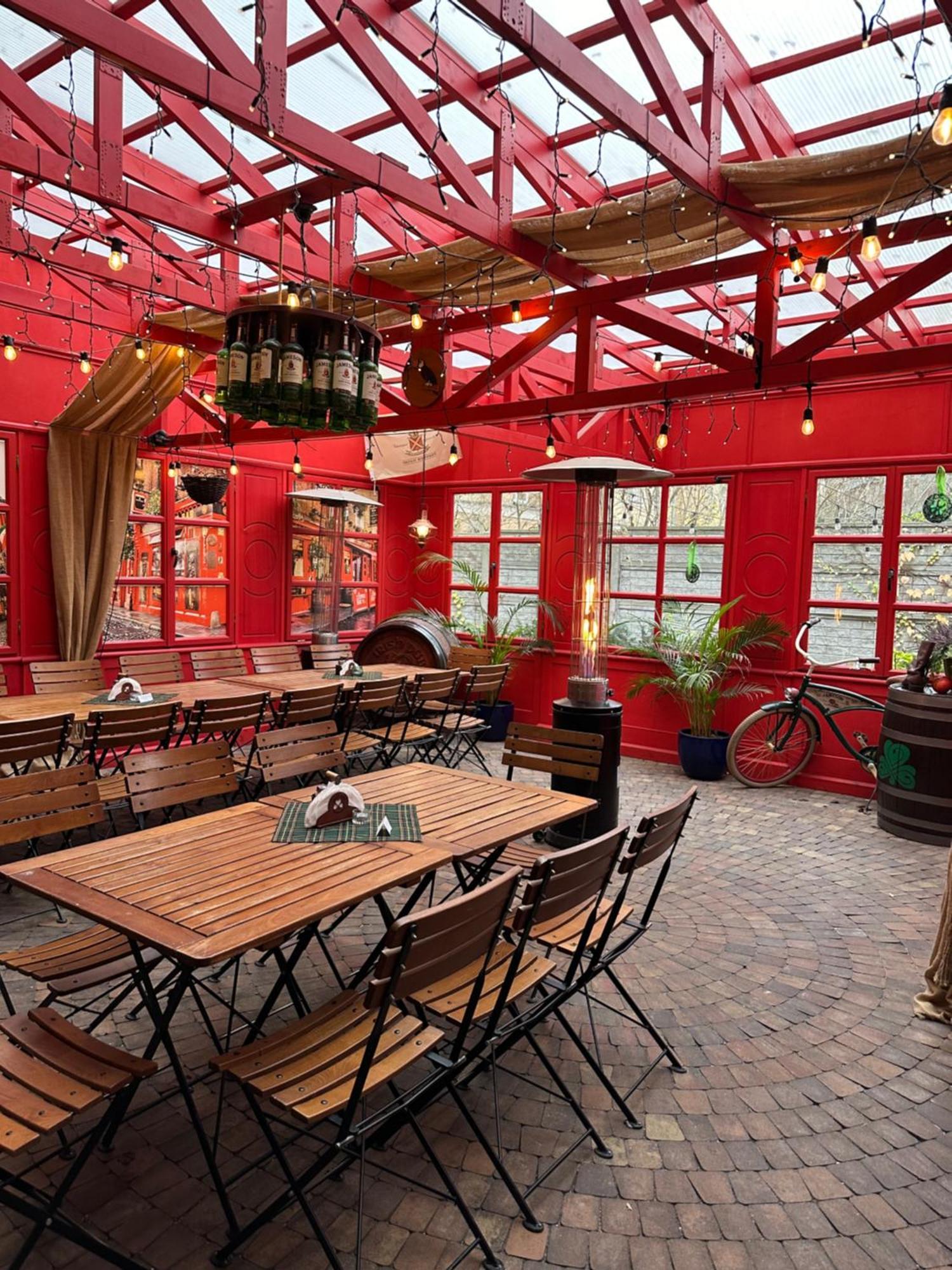 Shoemaker Irish Pub & Accommodation Келце Екстериор снимка