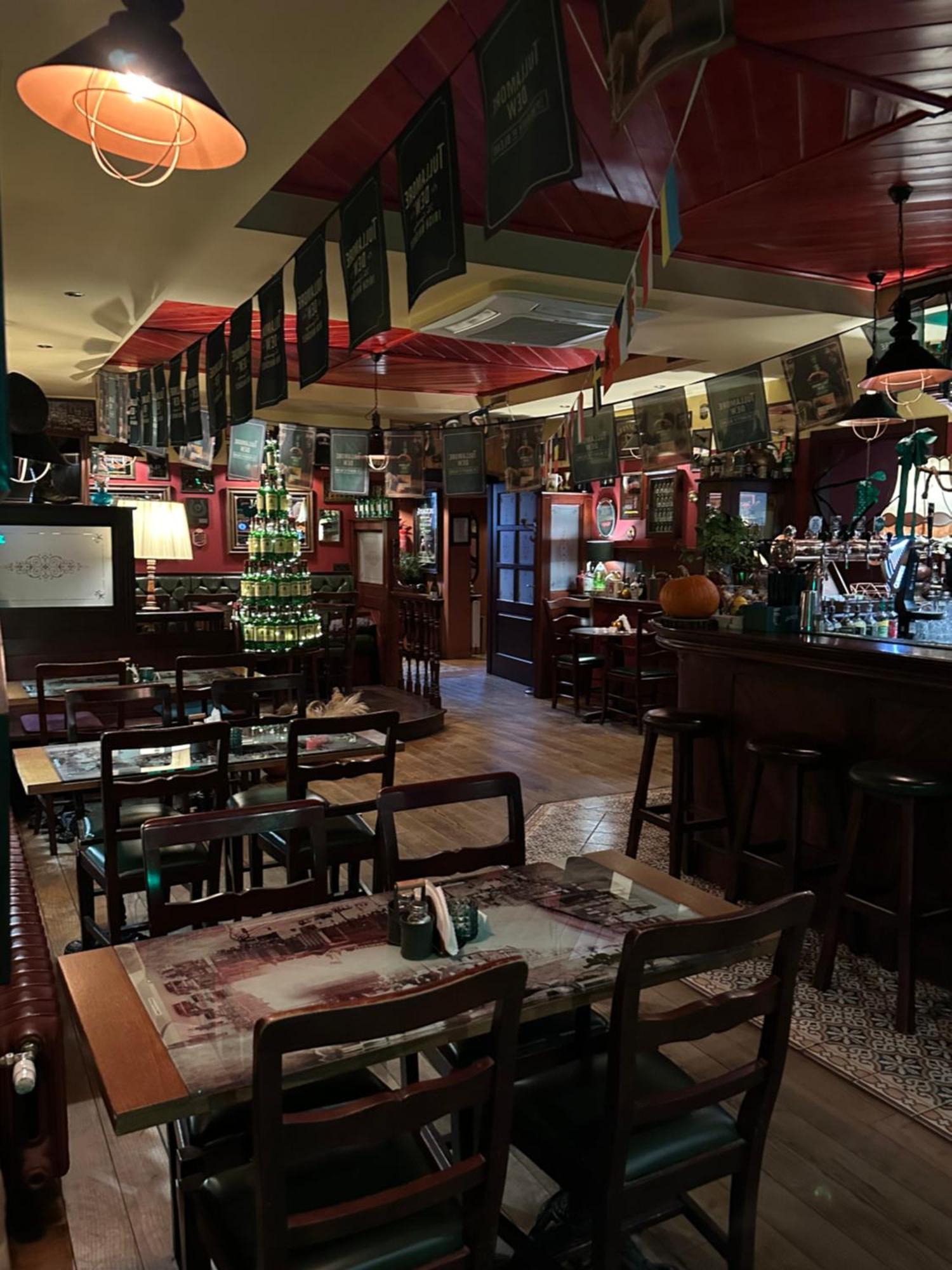 Shoemaker Irish Pub & Accommodation Келце Екстериор снимка
