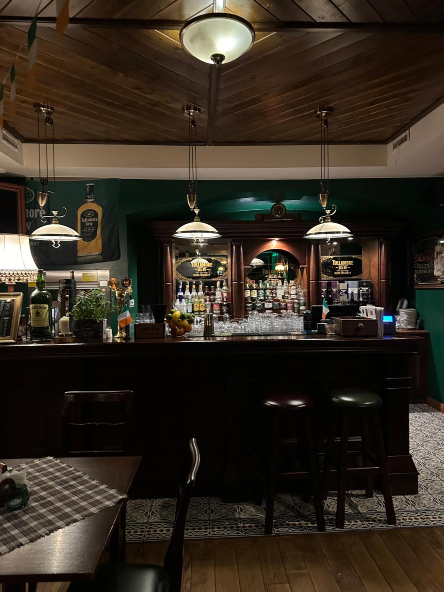 Shoemaker Irish Pub & Accommodation Келце Екстериор снимка