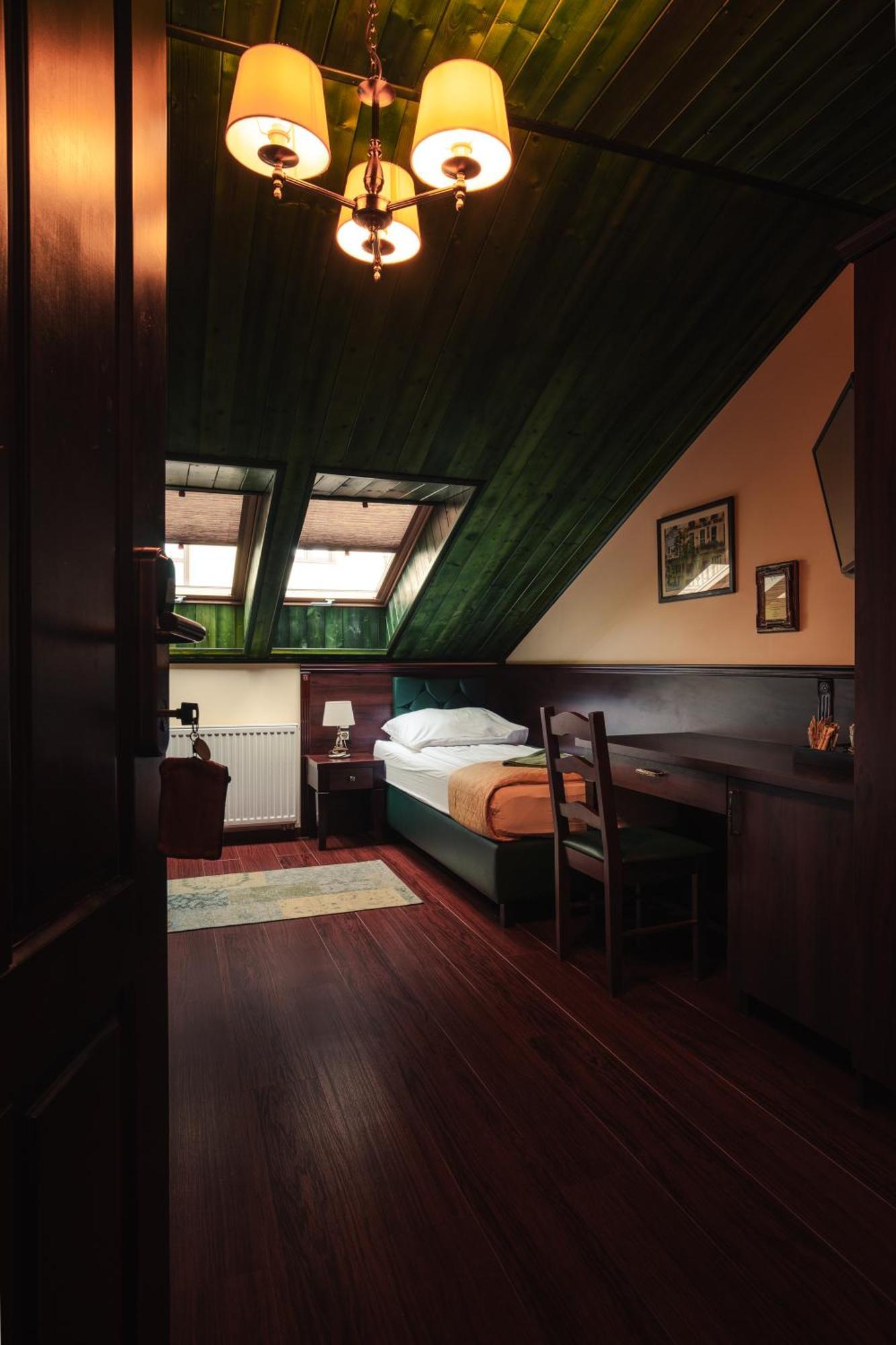 Shoemaker Irish Pub & Accommodation Келце Екстериор снимка