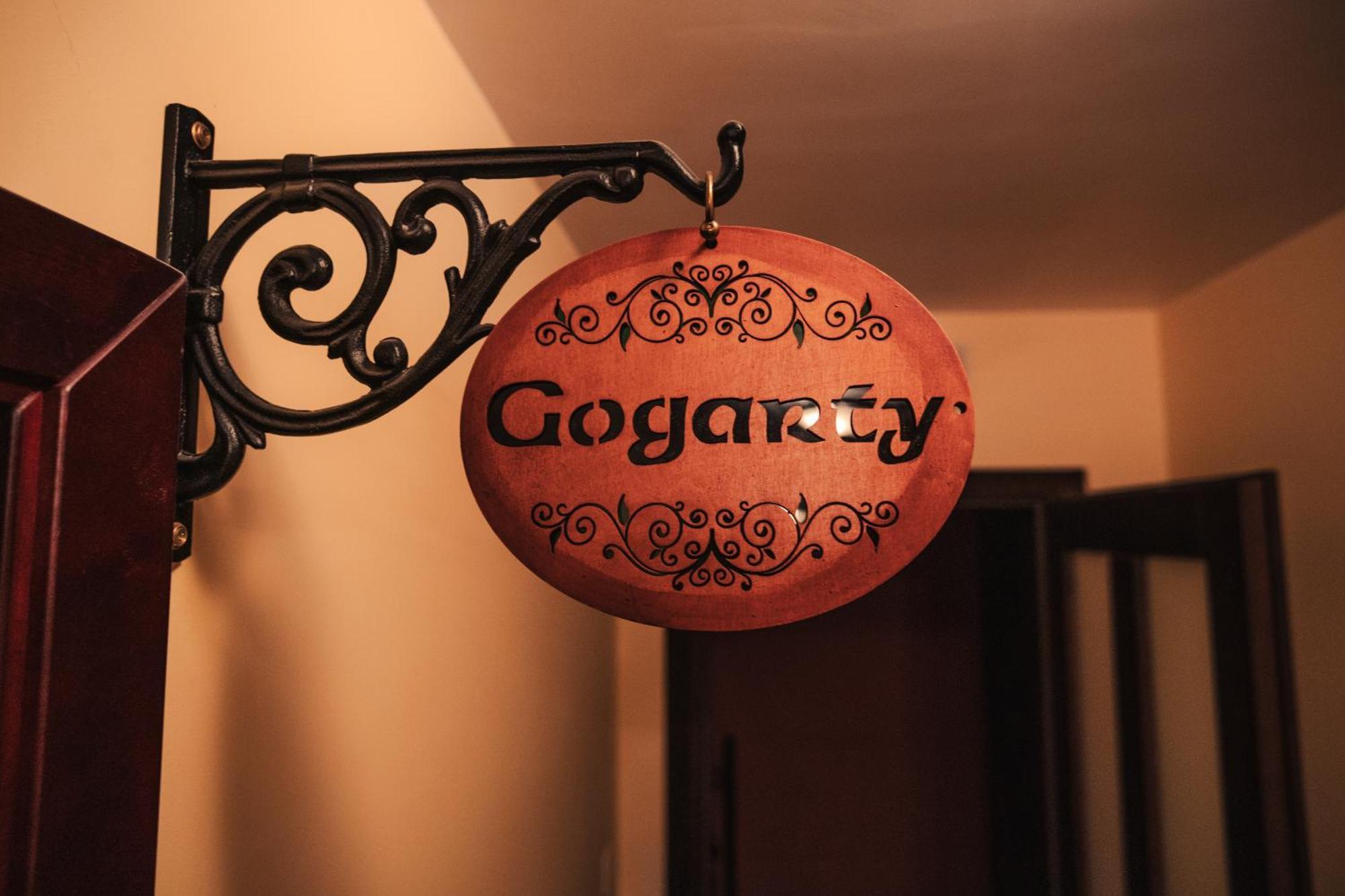 Shoemaker Irish Pub & Accommodation Келце Екстериор снимка