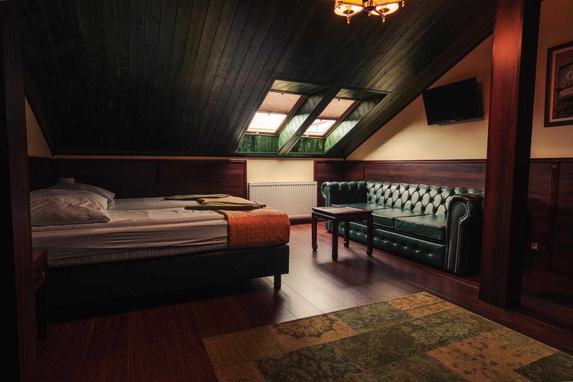 Shoemaker Irish Pub & Accommodation Келце Екстериор снимка