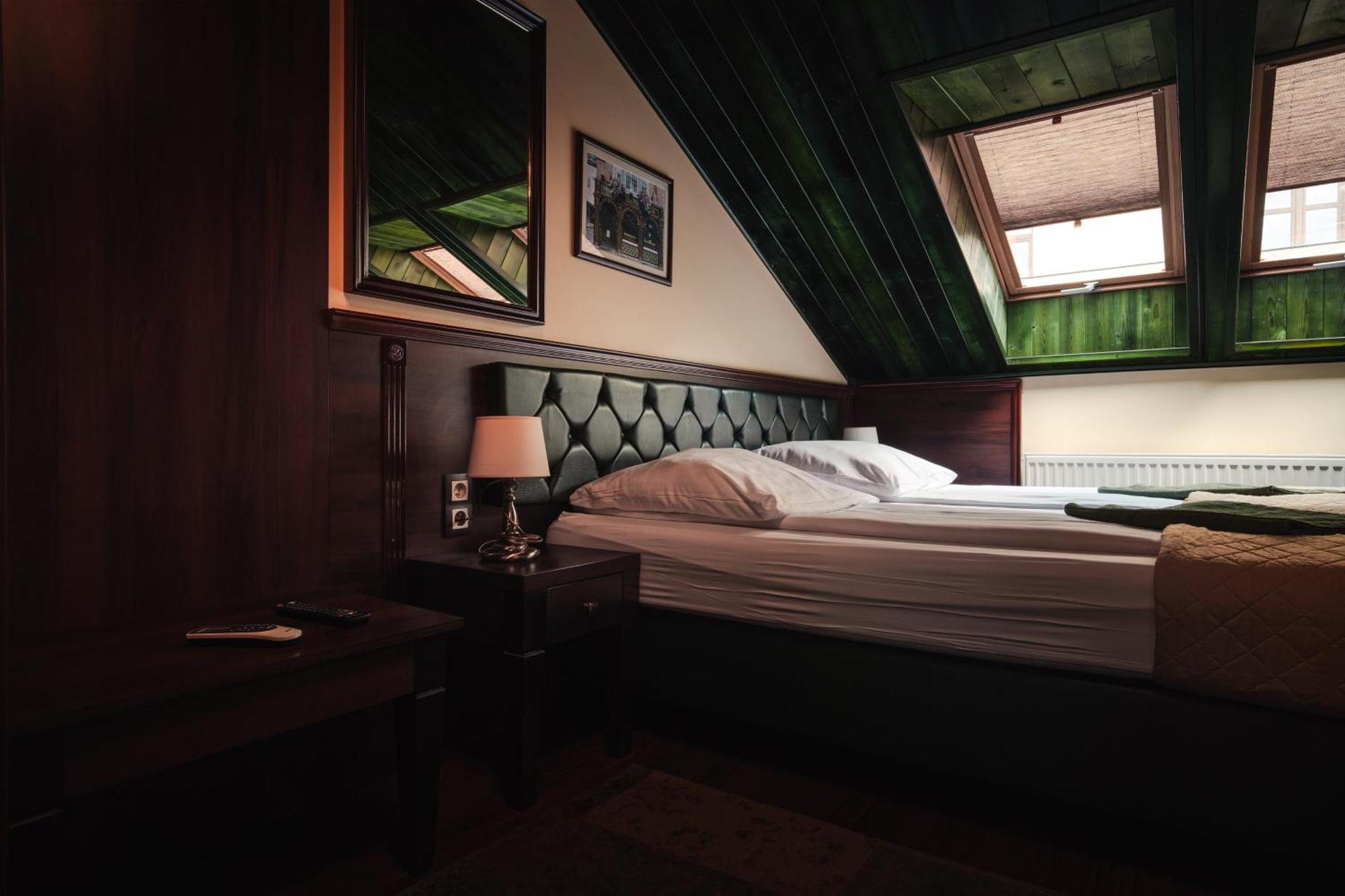 Shoemaker Irish Pub & Accommodation Келце Екстериор снимка