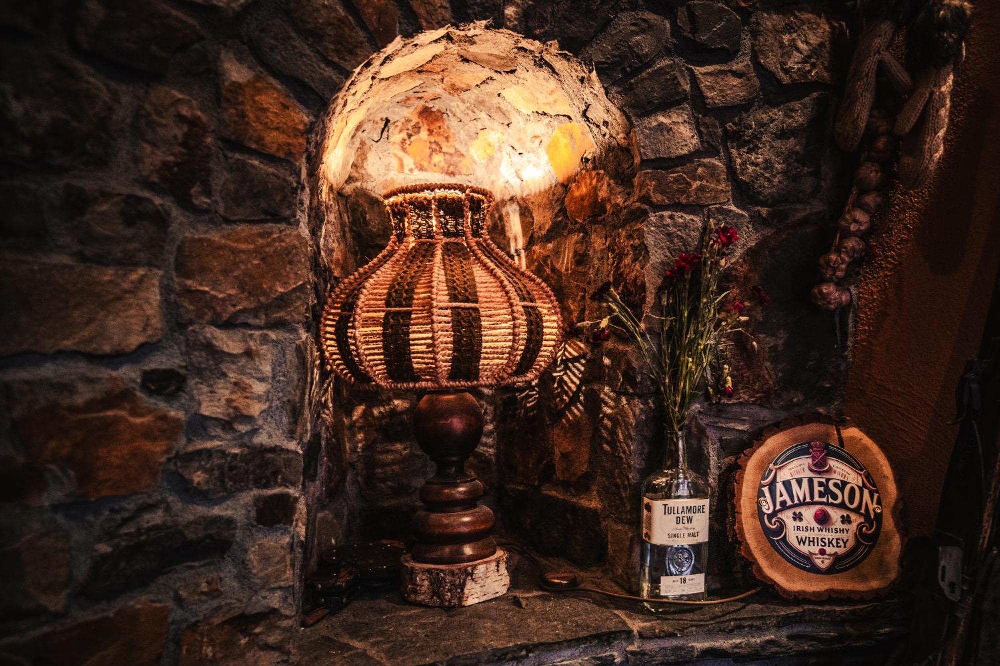 Shoemaker Irish Pub & Accommodation Келце Екстериор снимка